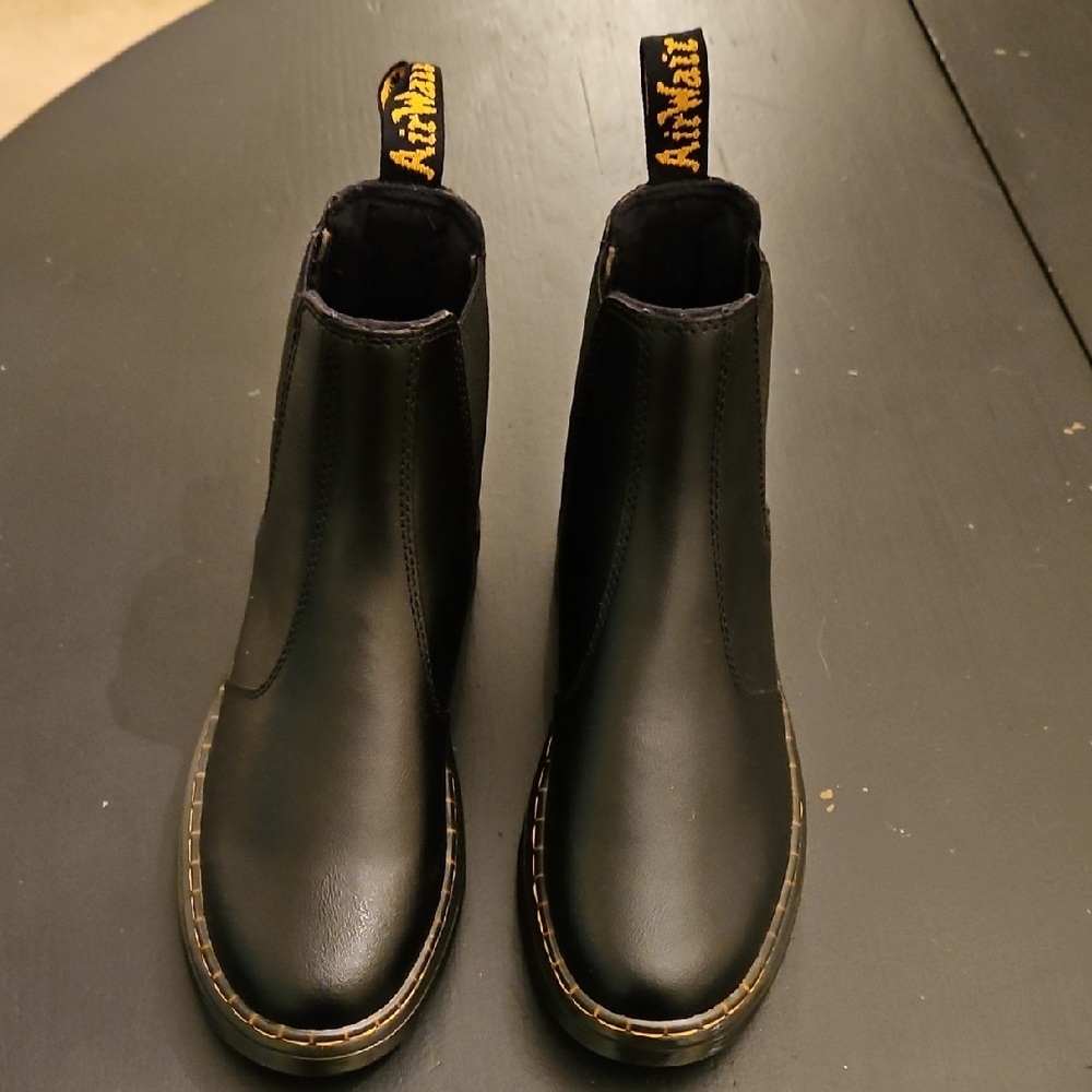 NWOT Dr. Martin Black Leather Ankle Boots Size 5